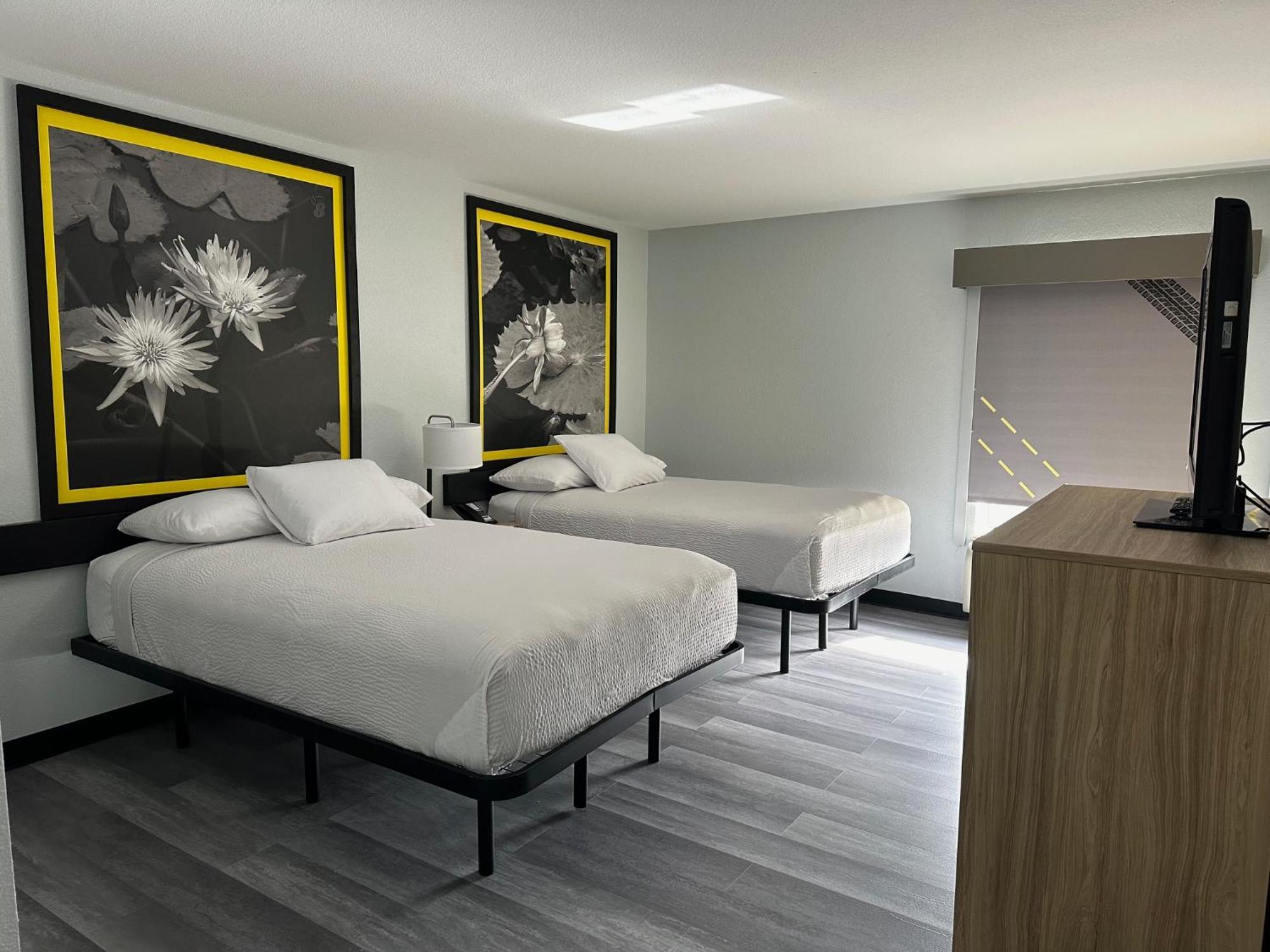 Super 8 By Wyndham Alexandria La Hotell Eksteriør bilde