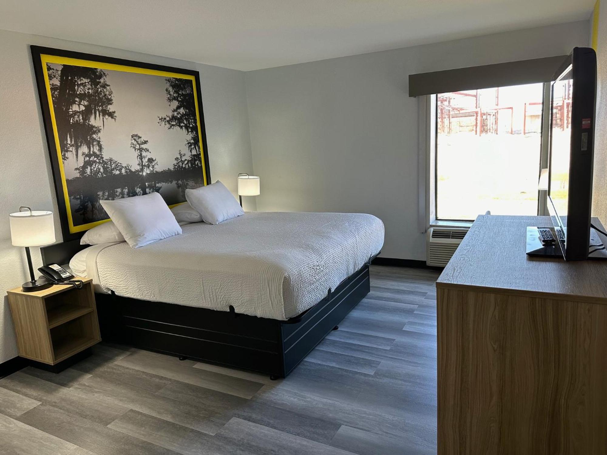 Super 8 By Wyndham Alexandria La Hotell Eksteriør bilde
