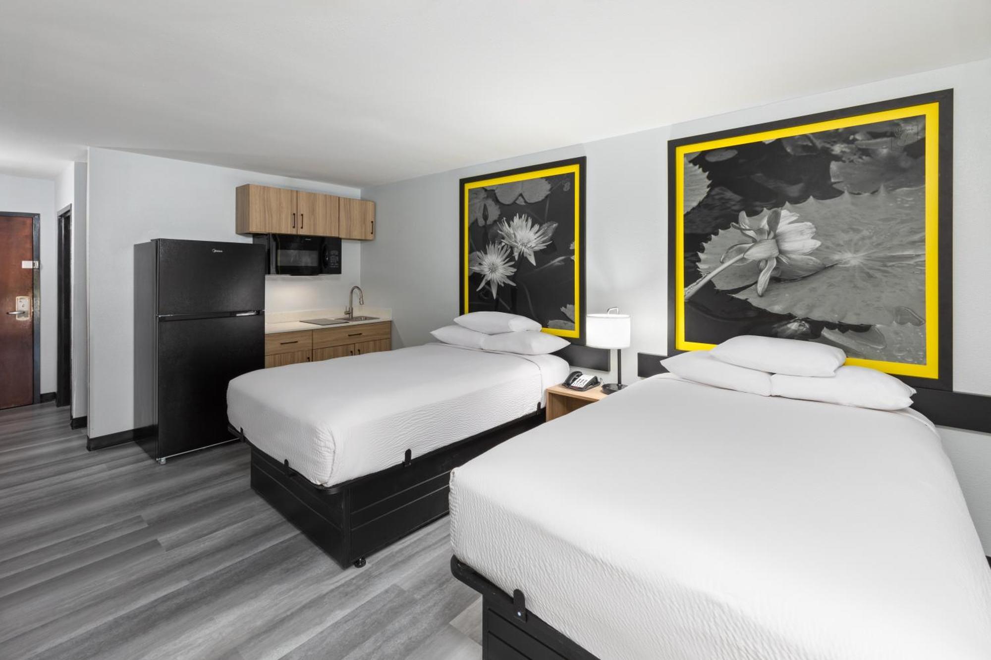Super 8 By Wyndham Alexandria La Hotell Eksteriør bilde
